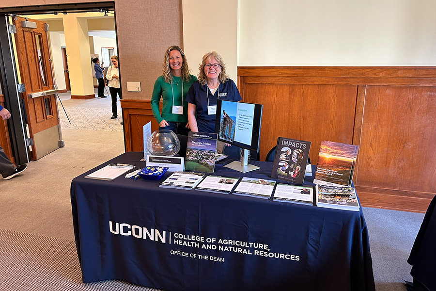 Tessa Getchis and Nancy Balcom from CT Sea Grant and UConn Extension